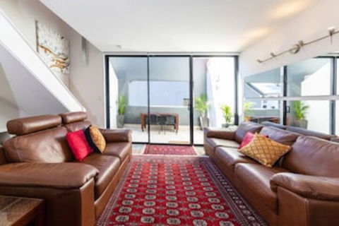 Lovely 1 Bedroom Apartment Close To CBD - Accommodation Bookings 0