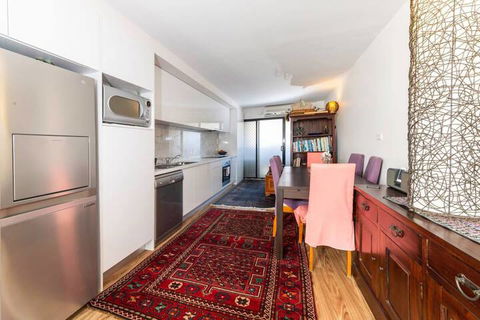 Lovely 1 Bedroom Apartment Close To CBD - Accommodation Bookings 3