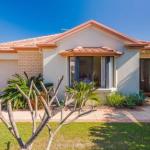 Oceania Cottage LJHooker Yamba - Accommodation Bookings 1