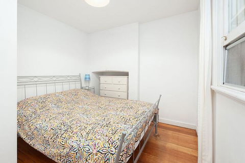 Charming Centrally Located 2 Bedroom Accommodation - Accommodation Bookings 3