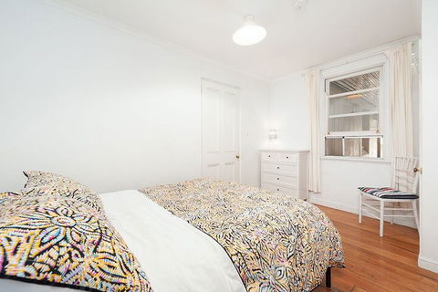 Charming Centrally Located 2 Bedroom Accommodation - Accommodation Bookings 2