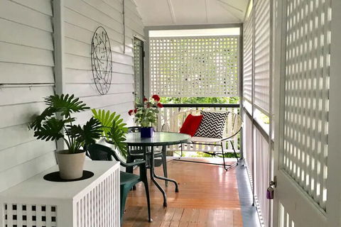 Comfortable Studio Near New Farm Park - Accommodation Bookings 6