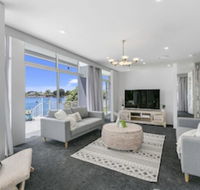 Havana Blue - Large 4 Bedroom Home - Accommodation Bookings