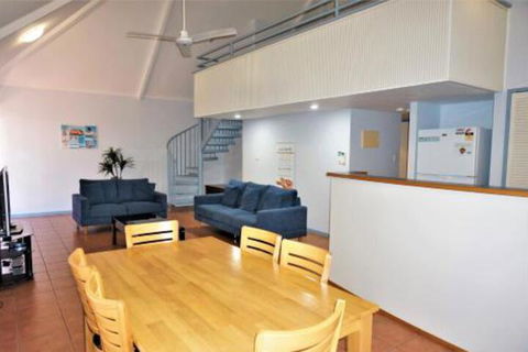 Osprey Holiday Village Unit 118 Excellent 3 Bedroom Holiday Villa With A Pool In The Complex - Accommodation Bookings 0