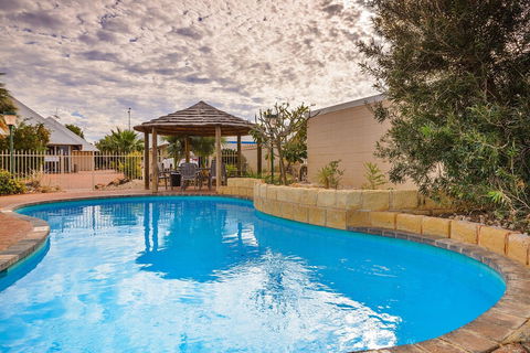 Osprey Holiday Village Unit 122 / 2 Bedroom - Accommodation Bookings 4