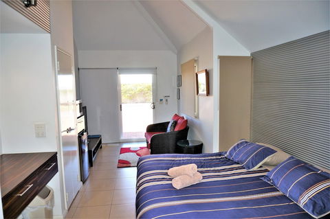 Osprey Holiday Village Unit 103 / 1 Bedroom - Accommodation Bookings 0