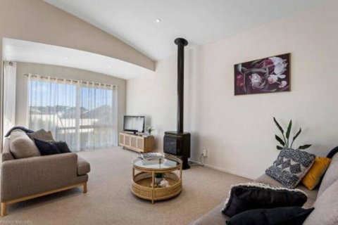 DRIFTWOOD VILLA Free Wifi Walk To Beach - Accommodation Bookings 1