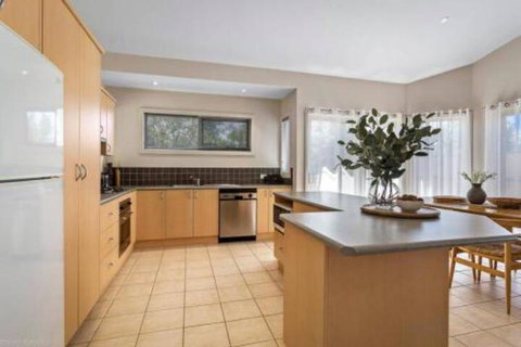 DRIFTWOOD VILLA Free Wifi Walk To Beach - Accommodation Bookings 5