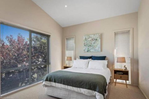DRIFTWOOD VILLA Free Wifi Walk To Beach - Accommodation Bookings 0