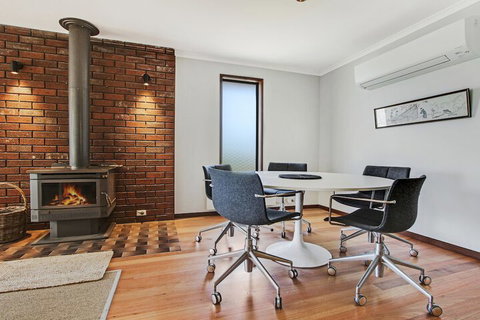 On The Hill At Metung - Accommodation Bookings 3