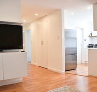 Light And Airy 2 Bedroom North Bondi Apartment - Accommodation Bookings