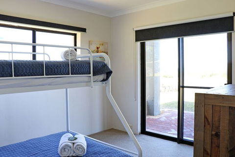 Augusta Beachfront Accommodation - Accommodation Bookings 4