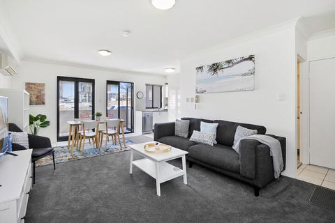 HOLT1 Crows Nest Holtermann Street - Accommodation Bookings 7