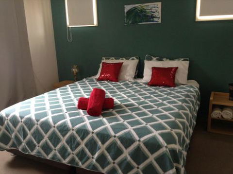 Hazelwood Gardens Apartment - Accommodation Bookings 3