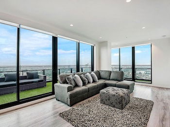MJ Shortstay Apartments - Platinum Tower - Accommodation Bookings 1