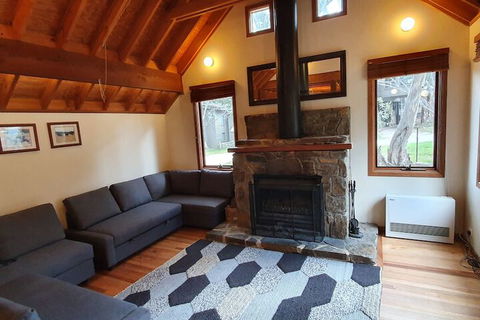 SNOWED INN Apartment - Accommodation Bookings 3