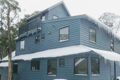 SNOWED INN Apartment - Accommodation Bookings 1