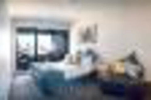Ample Melbourne CBD Apt With Wifi Netflix & View - Accommodation Bookings 4