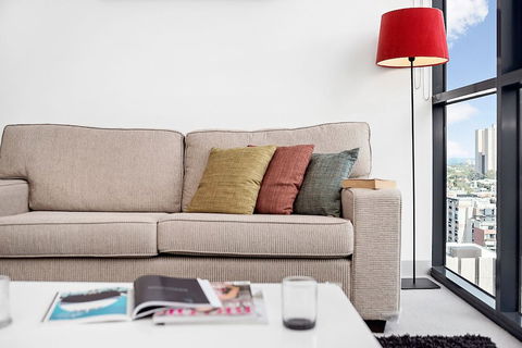 JOYCE, 1BDR Southbank Apartment - Accommodation Bookings 3