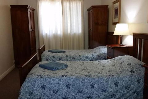 About Town Cottages - Accommodation Bookings 6