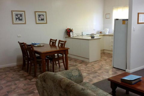 About Town Cottages - Accommodation Bookings 3