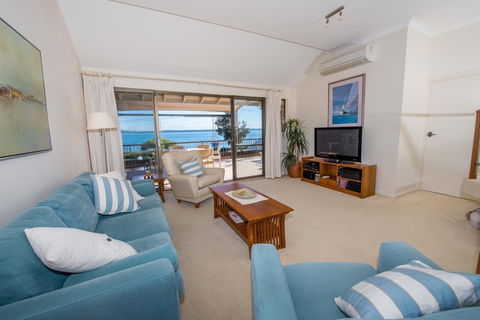 A Yachtsmans Rest Unit 4, 37 Victoria Parade - Accommodation Bookings 3