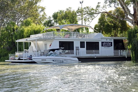 Boats And Bedzzz Houseboat Stays & Renmark River Villas - Accommodation Bookings 1