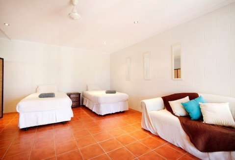 Hideaway Retreat Beach House With Pool - Accommodation Bookings 4