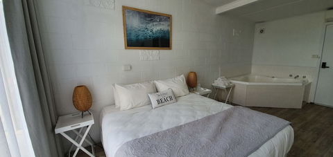 Beach Holiday Apartments Motel - Accommodation Bookings 6
