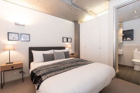 Luxury East Melbourne Apartment - Accommodation Bookings 6