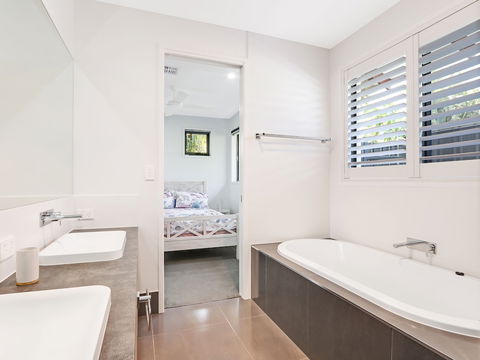 Adelong - Accommodation Bookings 2