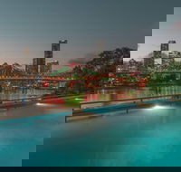 Riverfront in New Farm  Brisbane - Accommodation Bookings