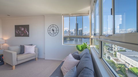 Riverfront In New Farm & Brisbane - Accommodation Bookings 3