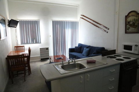Razorback 4 - Accommodation Bookings 6