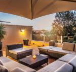 Contemporary  luxurious Little Cove