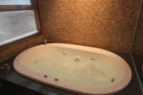 Indulge At Hepburn - Accommodation Bookings 6