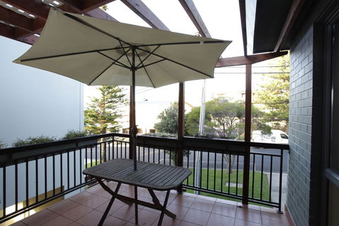 La Mer Sea View Apartment - Accommodation Bookings 4