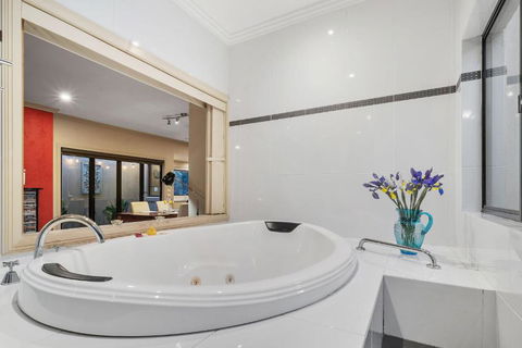 About Time Retreats Studio Seven - Accommodation Bookings 2