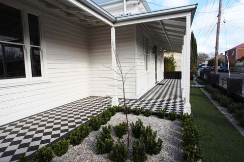 Montabella - Accommodation Bookings 6
