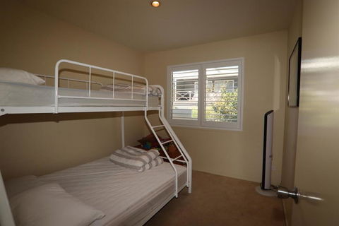 Sea Shell Chalet At Berrara Chalet - Accommodation Bookings 6