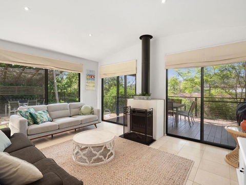 Avoca Beach Living 84 Avoca Drive Avoca Beach - Accommodation Bookings 3