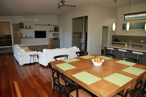 Woollybutt - Accommodation Bookings 2