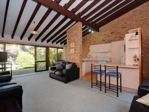 Gowrie Avenue Bay Parklands Townhouse 06 2 - Accommodation Bookings 4