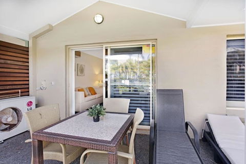 Pacific Blue Pool Spa & More Available In Complex! - Accommodation Bookings 6
