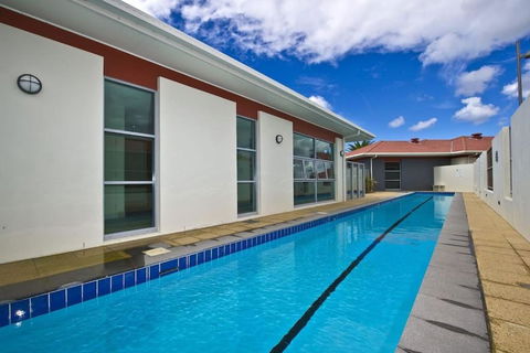 Pacific Blue Pool Spa & More Available In Complex! - Accommodation Bookings 5