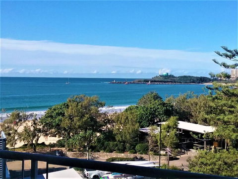 Mooloolaba Beachfront Apartment - Accommodation Bookings 3