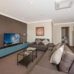 Maison Noir 2 Well Appointed Modern Accommodation With Mountain Views - Accommodation Bookings 0