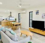 DAYDREAMING Airlie Beach Water views  only 200m to boardwalk. - Accommodation Bookings