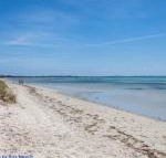 Beautiful Beachfront Apartment at Capel Sound - Accommodation Bookings