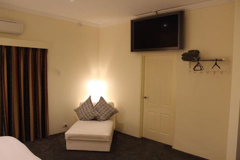 Gundaroo Manor Bed & Breakfast - Accommodation Bookings 5